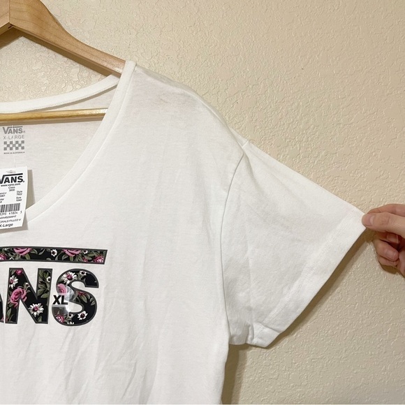 Vans Florals Filled Graphic Short Sleeve V-Neck Top Size X-Large Women - Picture 5 of 9